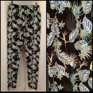 Leggings Women’s Size 2-10, 12-20 Elastic Waistband Autumn Leaves Pattern